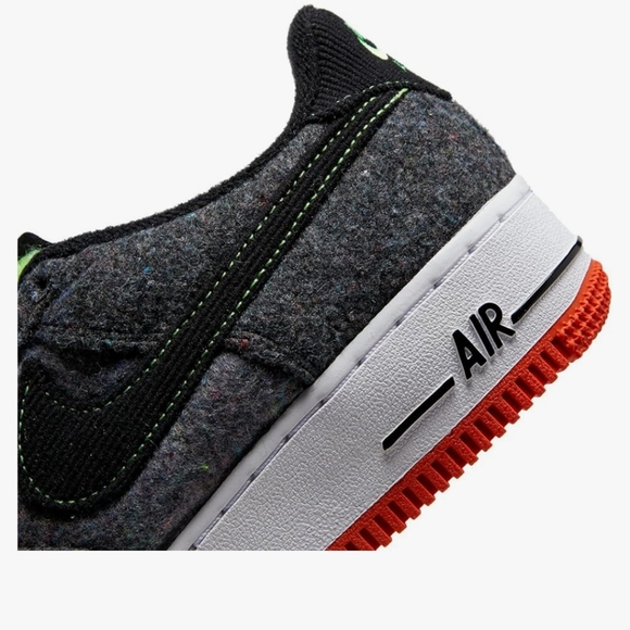 Nike NWT Air Force 1 LV8 (GS) Boys - Picture 4 of 7